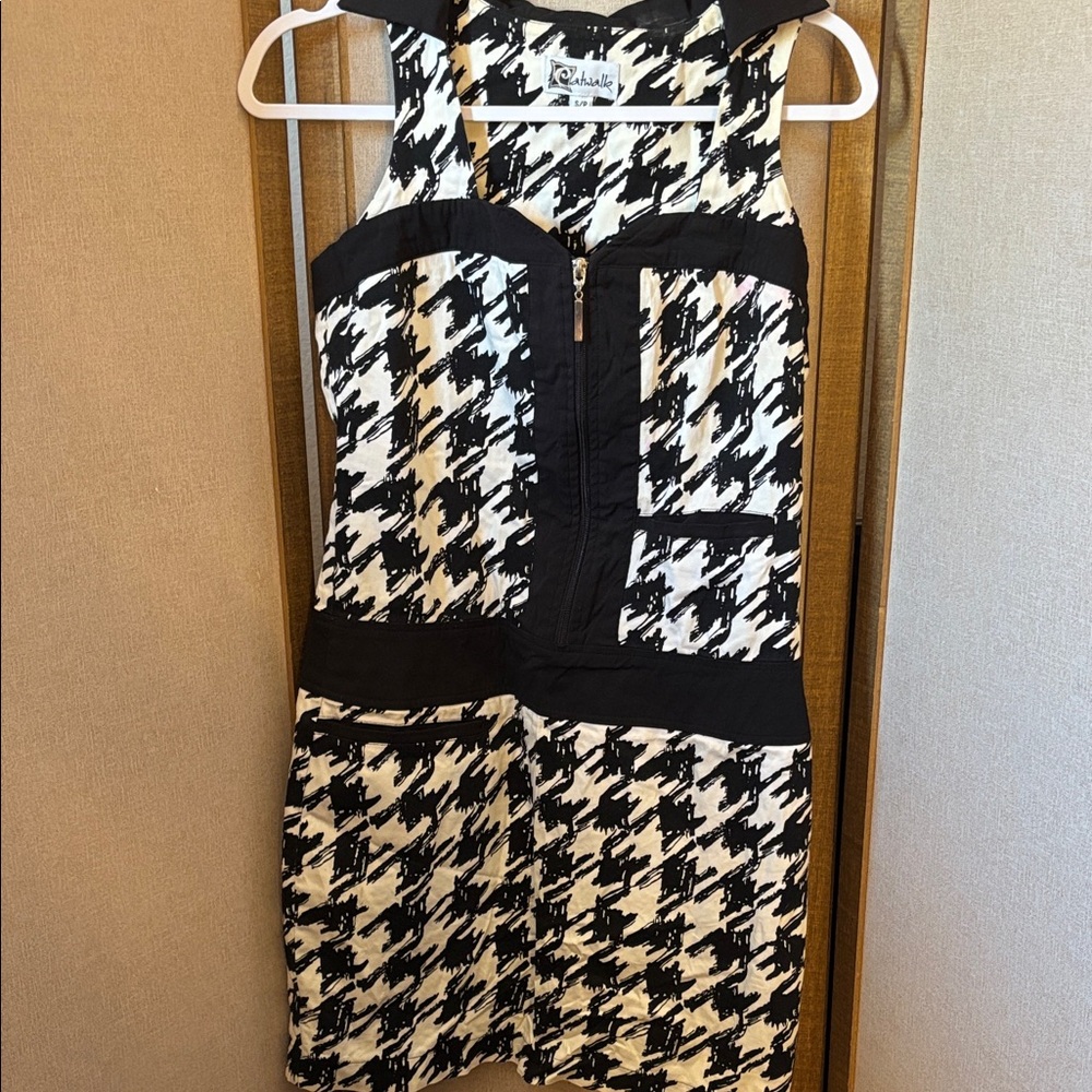 Retro Looking Catwalk Black & White Houndstooth Sleeveless Zip Front Dress small